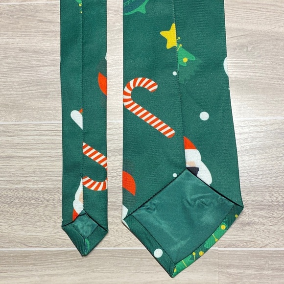 Holiday Green Santa Tie for Men - Picture 3 of 12